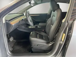 Tesla Model Y 2025 AWD Long Range 4p Crossover