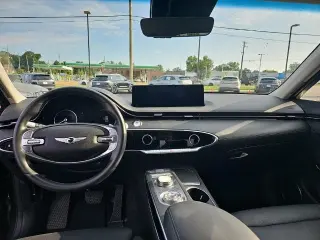 Genesis GV70 2025 AWD 2.5T Standard 4p SUV