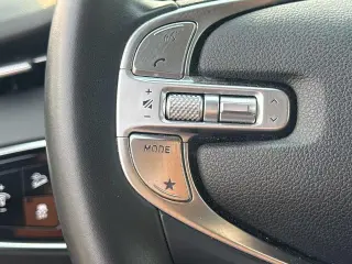 Genesis GV70 2025 AWD 2.5T Standard 4p SUV