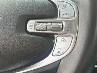 Genesis GV70 2025 AWD 2.5T Standard 4p SUV