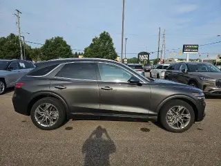 Genesis GV70 2025 AWD 2.5T Standard 4p SUV