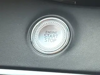 Genesis GV70 2025 AWD 2.5T Standard 4p SUV