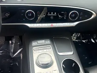 Genesis GV70 2025 AWD 2.5T Standard 4p SUV