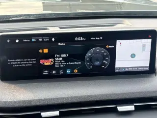 Genesis GV70 2025 AWD 2.5T Standard 4p SUV
