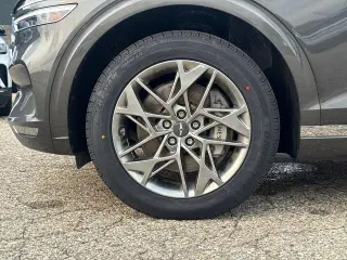 Genesis GV70 2025 AWD 2.5T Standard 4p SUV