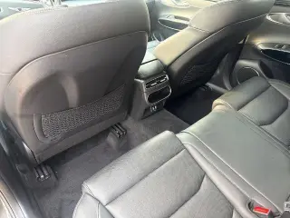 Genesis GV70 2025 AWD 2.5T Standard 4p SUV