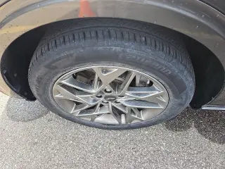 Genesis GV70 2025 AWD 2.5T Standard 4p SUV