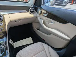 Mercedes-Benz Clase C 2018 C 300 4 puertas Sedan