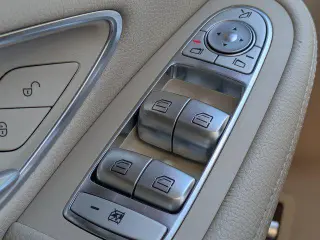 Mercedes-Benz Clase C 2018 C 300 4 puertas Sedan