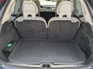 Volvo XC90 2024 AWD B6 Plus Tema Brillante 7 Pasajeros 4 puertas SUV