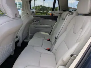Volvo XC90 2024 AWD B6 Plus Tema Brillante 7 Pasajeros 4 puertas SUV