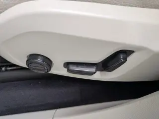 Volvo XC90 2024 AWD B6 Plus Tema Brillante 7 Pasajeros 4 puertas SUV