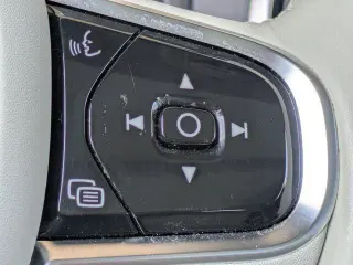 Volvo XC90 2024 AWD B6 Plus Tema Brillante 7 Pasajeros 4 puertas SUV
