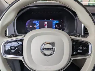 Volvo XC90 2024 AWD B6 Plus Tema Brillante 7 Pasajeros 4 puertas SUV