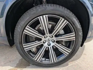 Volvo XC90 2024 AWD B6 Plus Tema Brillante 7 Pasajeros 4 puertas SUV