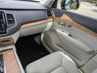 Volvo XC90 2022 AWD T6 Momentum 7 pasajeros 4 puertas SUV