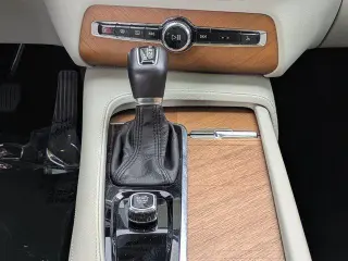 Volvo XC90 2022 AWD T6 Momentum 7 pasajeros 4 puertas SUV
