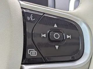 Volvo XC90 2022 AWD T6 Momentum 7 pasajeros 4 puertas SUV