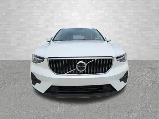 Volvo XC40 2025 AWD B5 Plus Tema Brillante 4 puertas SUV