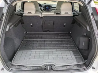 Volvo XC40 2023 AWD B5 Plus Tema Oscuro 4 puertas SUV