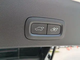 Volvo XC40 2023 AWD B5 Plus Tema Oscuro 4 puertas SUV