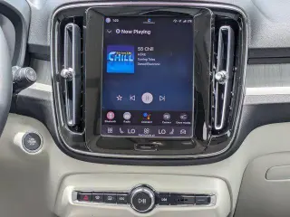 Volvo XC40 2023 AWD B5 Plus Tema Oscuro 4 puertas SUV