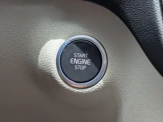 Volvo XC40 2023 AWD B5 Plus Tema Oscuro 4 puertas SUV