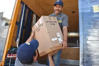 MOVING / MUDANZAS