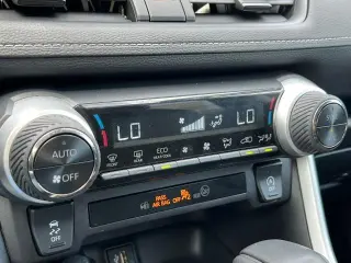 Toyota RAV4 2025 AWD XLE 4 puertas SUV