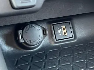 Toyota RAV4 2025 AWD XLE 4 puertas SUV