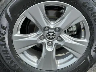 Toyota RAV4 2025 AWD XLE 4 puertas SUV
