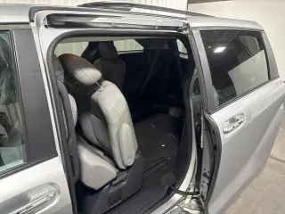 Toyota Sienna 2025 XLE 8-Pasajeros 4p Minivan