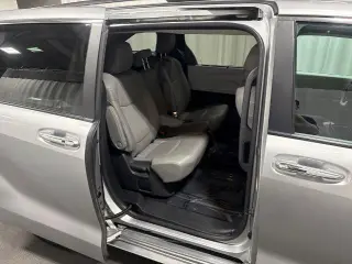 Toyota Sienna 2025 XLE 8-Pasajeros 4p Minivan