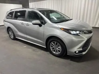Toyota Sienna 2025 XLE 8-Pasajeros 4p Minivan