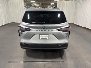 Toyota Sienna 2025 XLE 8-Pasajeros 4p Minivan