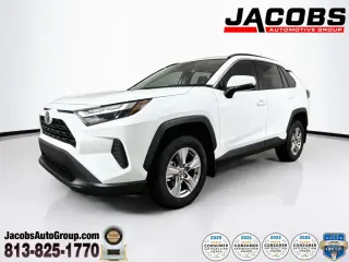 Toyota RAV4 2025 XLE 4 puertas SUV