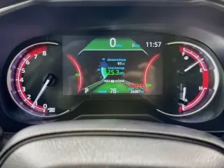 Toyota RAV4 2025 XLE 4 puertas SUV