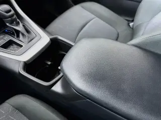Toyota RAV4 2025 XLE 4 puertas SUV