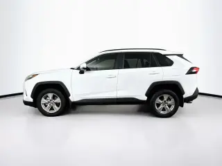 Toyota RAV4 2025 XLE 4 puertas SUV