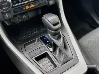 Toyota RAV4 2025 XLE 4 puertas SUV