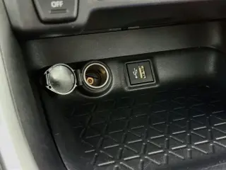 Toyota RAV4 2025 XLE 4 puertas SUV