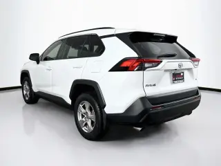 Toyota RAV4 2025 XLE 4 puertas SUV