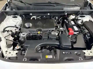 Toyota RAV4 2025 XLE 4 puertas SUV