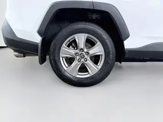 Toyota RAV4 2025 XLE 4 puertas SUV