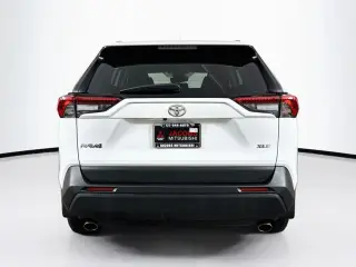 Toyota RAV4 2025 XLE 4 puertas SUV