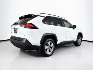 Toyota RAV4 2025 XLE 4 puertas SUV