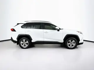 Toyota RAV4 2025 XLE 4 puertas SUV