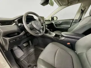 Toyota RAV4 2025 XLE 4 puertas SUV
