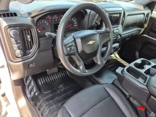 Chevrolet Silverado 1500 2023 4x4 Camión de Trabajo 4dr Cabina Crew 5.8 ft. SB