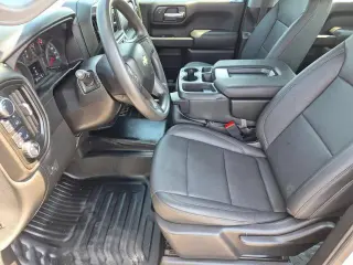 Chevrolet Silverado 1500 2023 4x4 Camión de Trabajo 4dr Cabina Crew 5.8 ft. SB